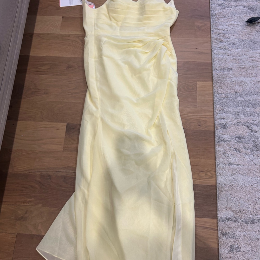 Elegant Yellow Evening Gown
